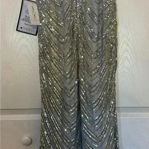 B Darlin Juniors Silver Sequined Bungee-Strap Gown Dress size 11/12 NWT - Picture 6 of 7